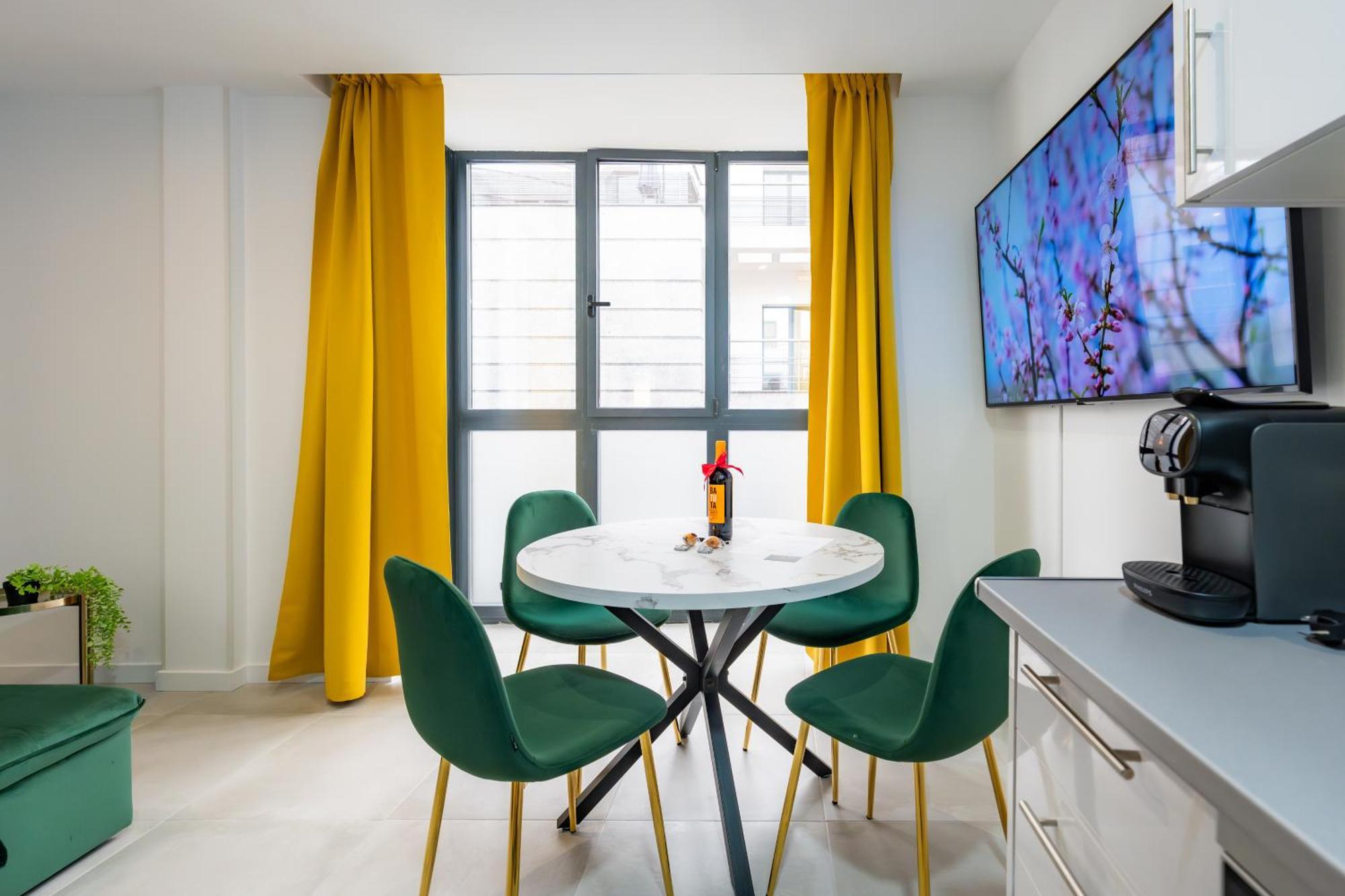 Lemon Apartment & Hotels Bernabeu Мадрид Экстерьер фото